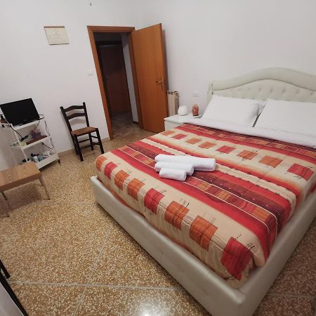 Camera Vicino All'Aeroporto Bed & Breakfast Bologna Ngoại thất bức ảnh